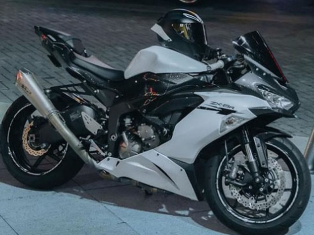 Kawasaki ZX6R Motorrad Verkleidung 2019-2022 - Weiss Schwarz Carbonfaser